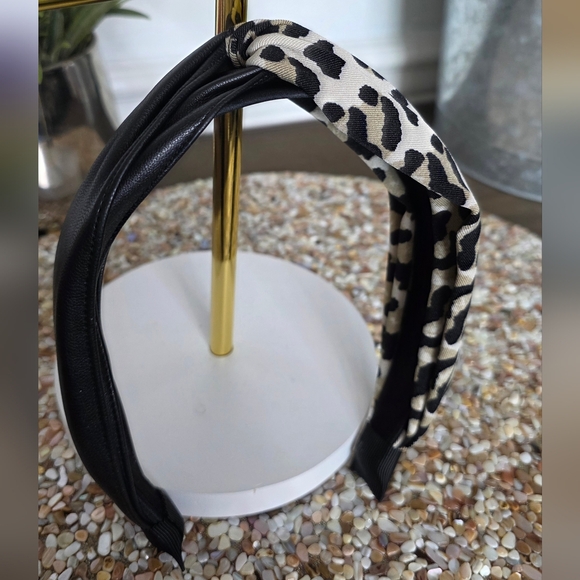 Chic Leopard and Black Headband - Picture 4 of 4